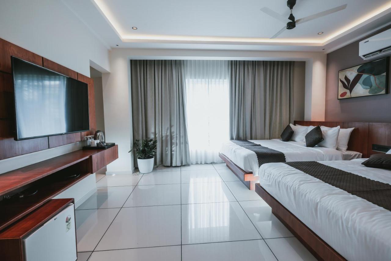 Fortview Suites Kasaragod Exterior photo